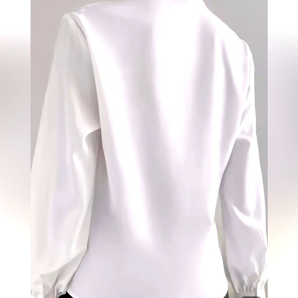 🎄Classic Surplice Neck Long Sleeve Blouse - Picture 2 of 4